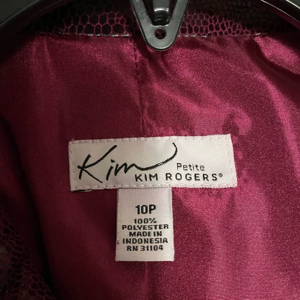 Red color jacket - Picture 5 of 6